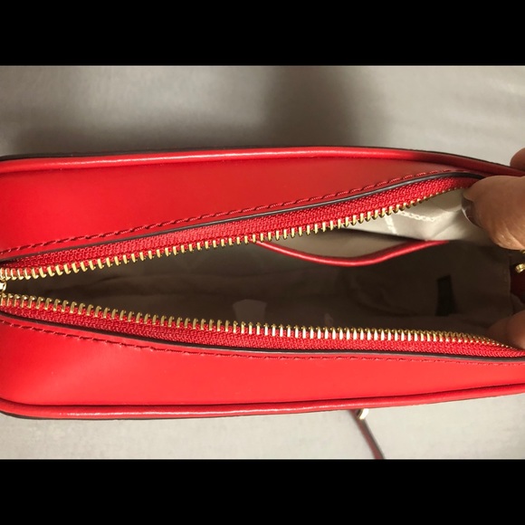 MICHAEL KORS Medium Camera Crossbody - Picture 4 of 6